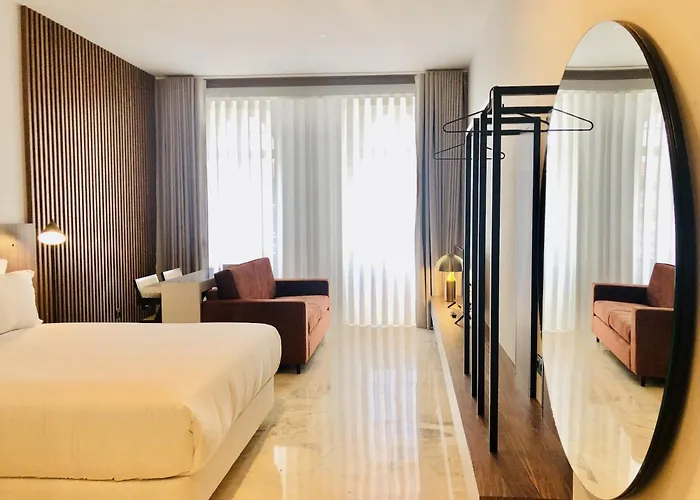 Charming Urban In Porto's Heart